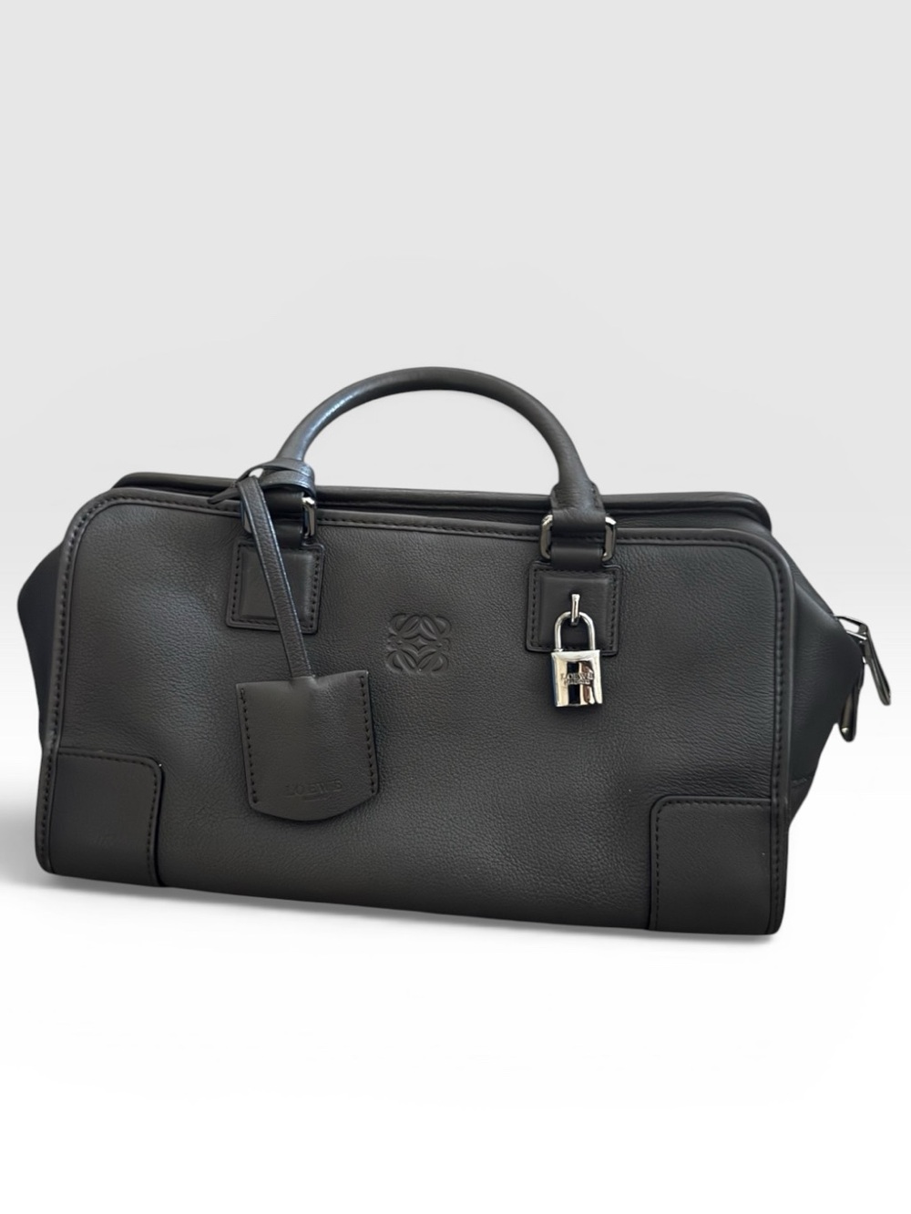 LOEWE Amazona 28 — Dark Brown Leather | Lock & Key Included